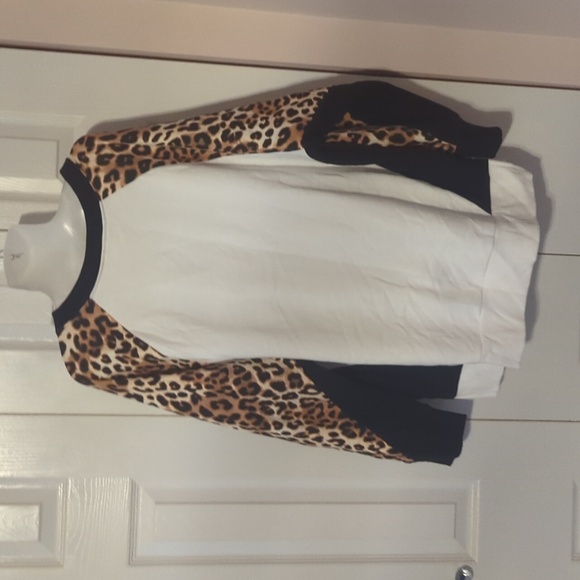 VS Pink leopard sweatshirt - Picture 3 of 4